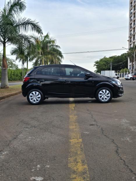 CHEVROLET Onix Hatch 1.4 4P FLEX LT, Foto 3