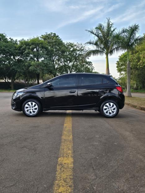CHEVROLET Onix Hatch 1.4 4P FLEX LT, Foto 5