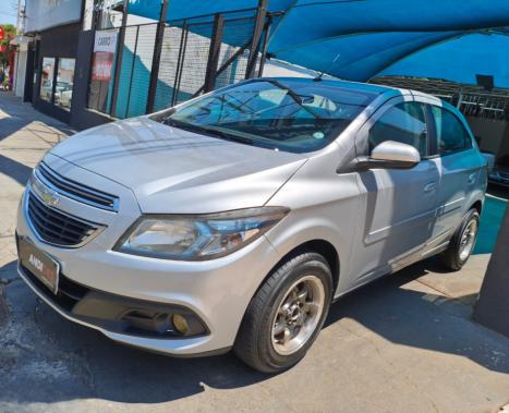 CHEVROLET Onix Hatch 1.4 4P FLEX LT, Foto 3