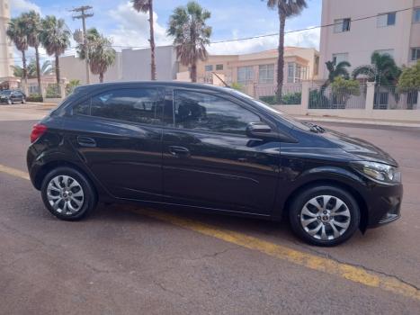 CHEVROLET Onix Hatch 1.0 4P FLEX JOY BLACK, Foto 4
