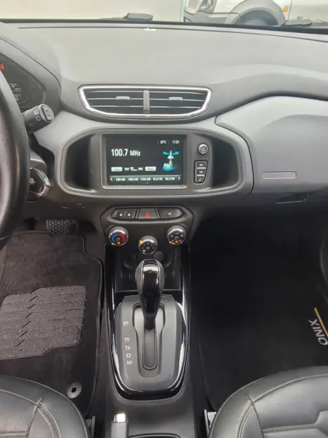 CHEVROLET Onix Hatch 1.4 4P FLEX LTZ AUTOM�TICO, Foto 7