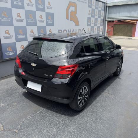 CHEVROLET Onix Hatch 1.4 4P FLEX LTZ, Foto 4