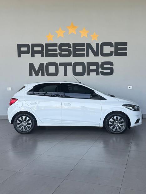 CHEVROLET Onix Hatch 1.4 4P FLEX ADVANTAGE AUTOM�TICO, Foto 3