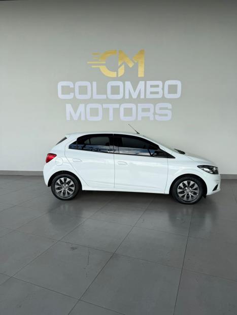 CHEVROLET Onix Hatch 1.4 4P FLEX ADVANTAGE AUTOM�TICO, Foto 3