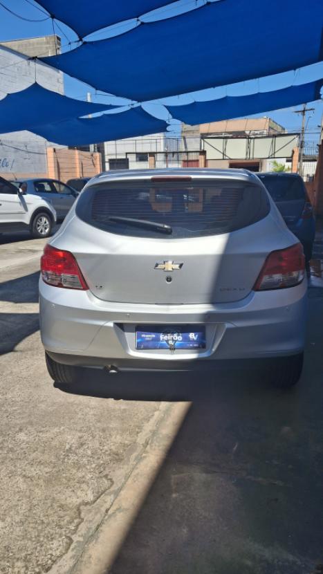 CHEVROLET Onix Hatch 1.4 4P FLEX LT, Foto 4