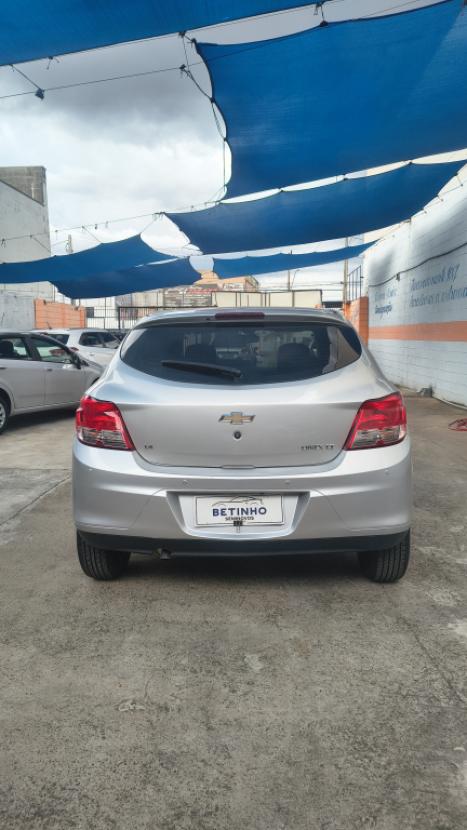 CHEVROLET Onix Hatch 1.4 4P FLEX LT, Foto 3