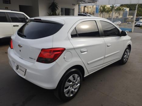 CHEVROLET Onix Hatch 1.4 4P FLEX LT, Foto 6