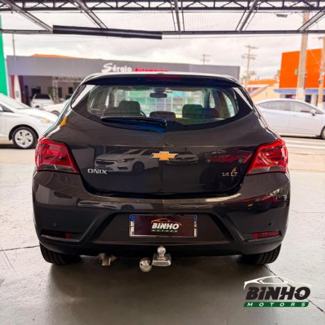 CHEVROLET Onix Hatch 1.4 4P FLEX LT, Foto 16