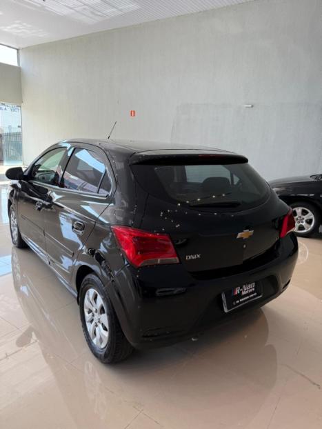 CHEVROLET Onix Hatch 1.0 4P FLEX LT, Foto 4