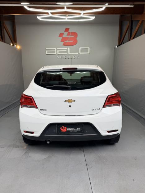 CHEVROLET Onix Hatch 1.4 4P FLEX LTZ, Foto 2