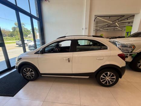 CHEVROLET Onix Hatch 1.4 4P FLEX ACTIV, Foto 2