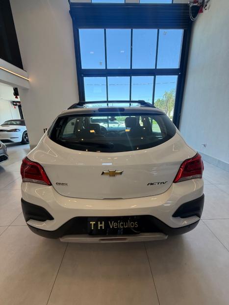 CHEVROLET Onix Hatch 1.4 4P FLEX ACTIV, Foto 3