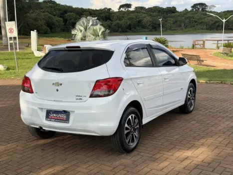 CHEVROLET Onix Hatch 1.4 4P FLEX LT, Foto 6