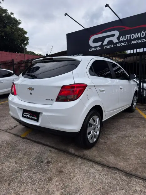 CHEVROLET Onix Hatch 1.4 4P FLEX LT, Foto 4