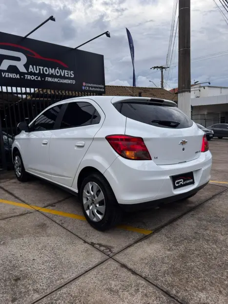 CHEVROLET Onix Hatch 1.4 4P FLEX LT, Foto 6