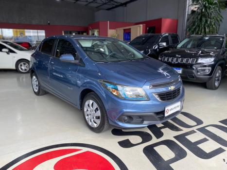 CHEVROLET Onix Hatch 1.4 4P FLEX LT, Foto 2