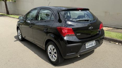 CHEVROLET Onix Hatch 1.4 4P FLEX LT, Foto 4