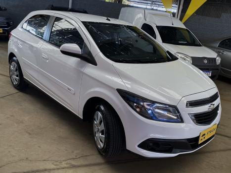 CHEVROLET Onix Hatch 1.4 4P FLEX LT, Foto 2