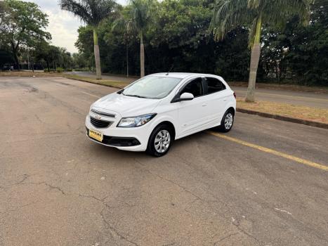 CHEVROLET Onix Hatch 1.4 4P FLEX LT, Foto 1