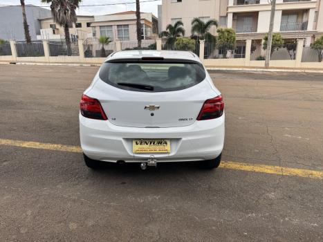 CHEVROLET Onix Hatch 1.4 4P FLEX LT, Foto 4