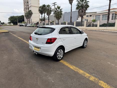 CHEVROLET Onix Hatch 1.4 4P FLEX LT, Foto 5