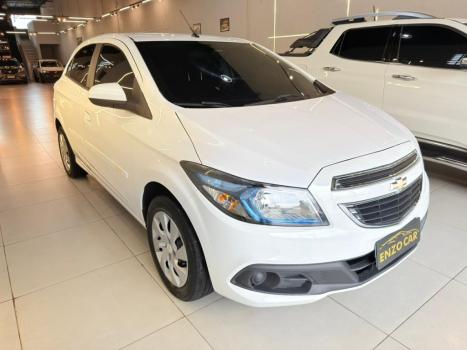 CHEVROLET Onix Hatch 1.4 4P FLEX LT, Foto 3