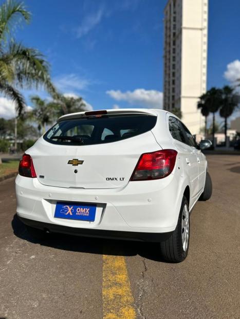 CHEVROLET Onix Hatch 1.4 4P FLEX LT AUTOM�TICO, Foto 6