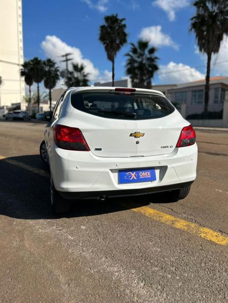 CHEVROLET Onix Hatch 1.4 4P FLEX LT AUTOM�TICO, Foto 7