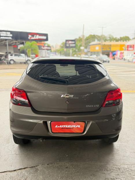 CHEVROLET Onix Hatch 1.4 4P FLEX LTZ AUTOM�TICO, Foto 4