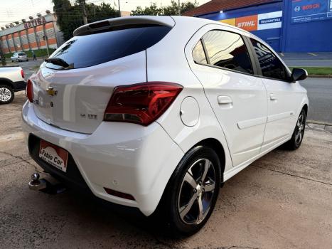 CHEVROLET Onix Hatch 1.4 4P FLEX LTZ, Foto 4
