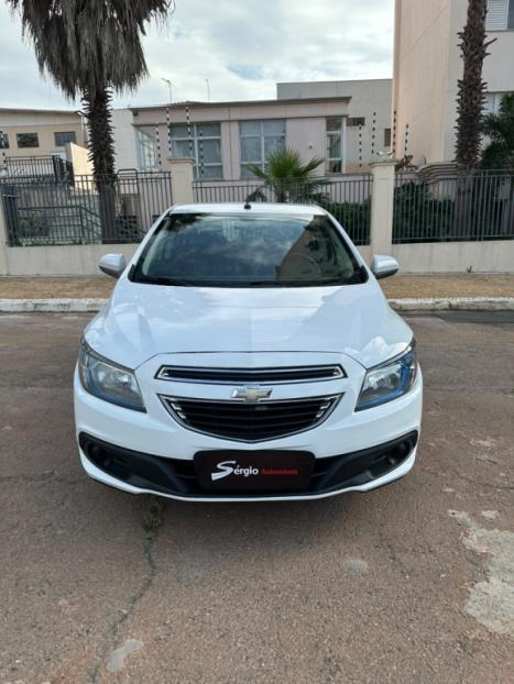 CHEVROLET Onix Hatch 1.4 4P FLEX LT, Foto 3