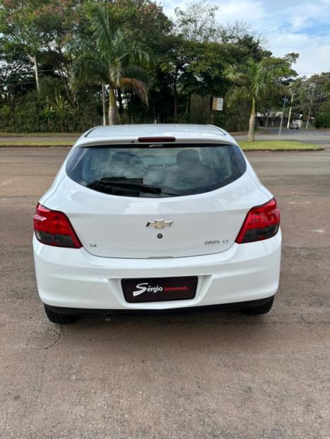 CHEVROLET Onix Hatch 1.4 4P FLEX LT, Foto 6