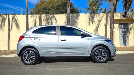 CHEVROLET Onix Hatch 1.4 4P FLEX LTZ AUTOM�TICO, Foto 4