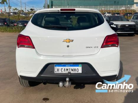 CHEVROLET Onix Hatch 1.4 4P FLEX LTZ AUTOM�TICO, Foto 6