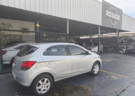 CHEVROLET Onix Hatch 1.4 4P FLEX LT, Foto 4