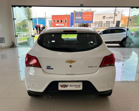 CHEVROLET Onix Hatch 1.4 4P FLEX LT AUTOM�TICO, Foto 5