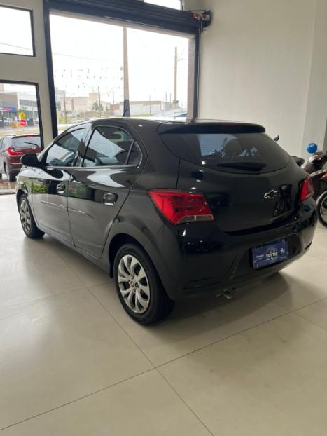 CHEVROLET Onix Hatch 1.0 4P FLEX JOY BLACK, Foto 5