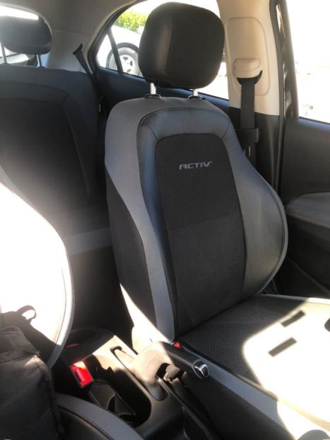 CHEVROLET Onix Hatch 1.4 4P FLEX ACTIV AUTOM�TICO, Foto 7