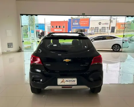 CHEVROLET Onix Hatch 1.4 4P FLEX ACTIV AUTOM�TICO, Foto 5