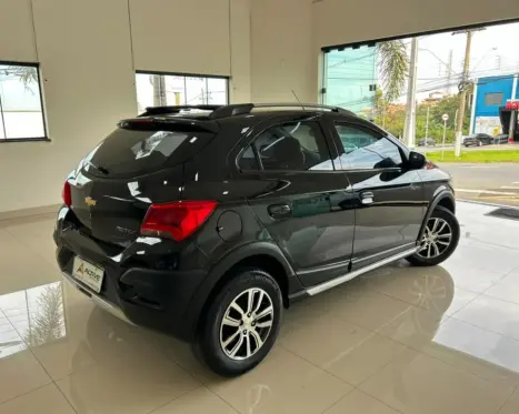 CHEVROLET Onix Hatch 1.4 4P FLEX ACTIV AUTOM�TICO, Foto 6