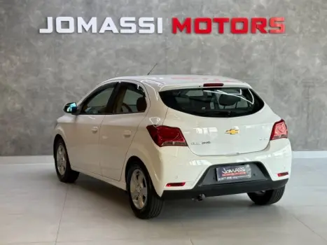 CHEVROLET Onix Hatch 1.4 4P FLEX LT, Foto 8