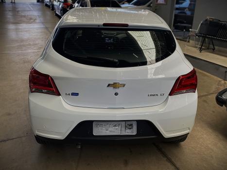 CHEVROLET Onix Hatch 1.4 4P FLEX LT, Foto 4