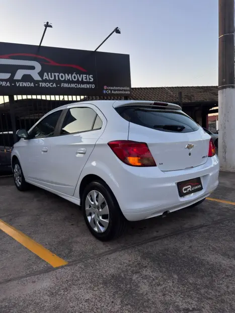 CHEVROLET Onix Hatch 1.4 4P FLEX LT, Foto 6