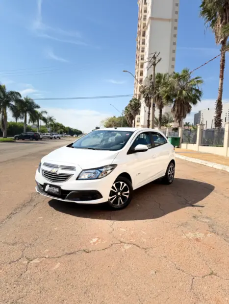 CHEVROLET Onix Hatch 1.4 4P FLEX LT, Foto 1