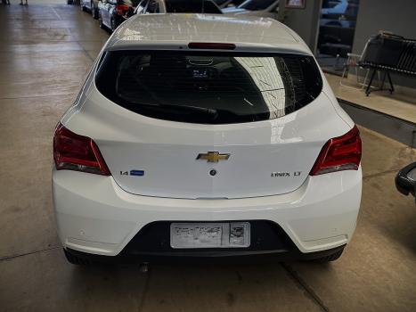 CHEVROLET Onix Hatch 1.4 4P FLEX LT, Foto 4