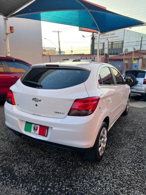 CHEVROLET Onix Hatch 1.4 4P FLEX LT, Foto 4