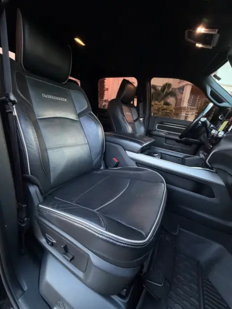 DODGE Ram 6.7 I6 24V 4P 2500 LARAMIE 4X4 TURBODIESEL  AUTOM�TICO CABINE DUPLA, Foto 10