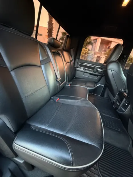 DODGE Ram 6.7 I6 24V 4P 2500 LARAMIE 4X4 TURBODIESEL  AUTOM�TICO CABINE DUPLA, Foto 13