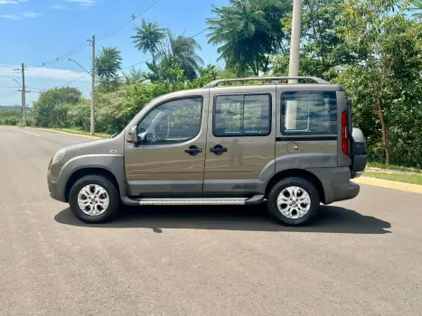 FIAT Doblo 1.8 16V 4P FLEX ADVENTURE, Foto 2