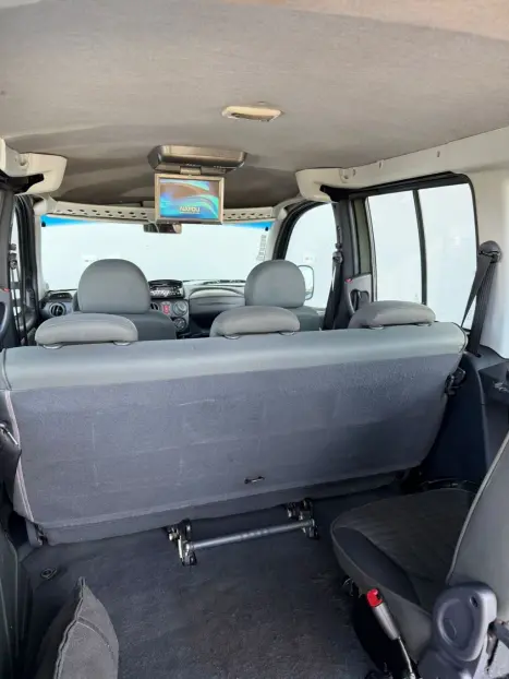 FIAT Doblo 1.8 4P FLEX ADVENTURE LOCKER 6 LUGARES, Foto 9